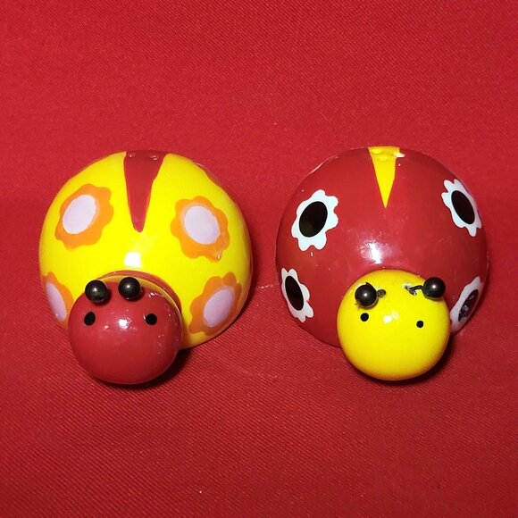 Ladybug Garden Colorful Ceramic Salt & Pepper Shakers - Picture 1 of 10